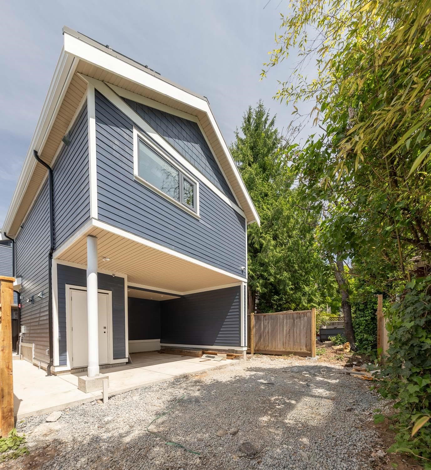 22 14Th Avenue W, Vancouver, BC