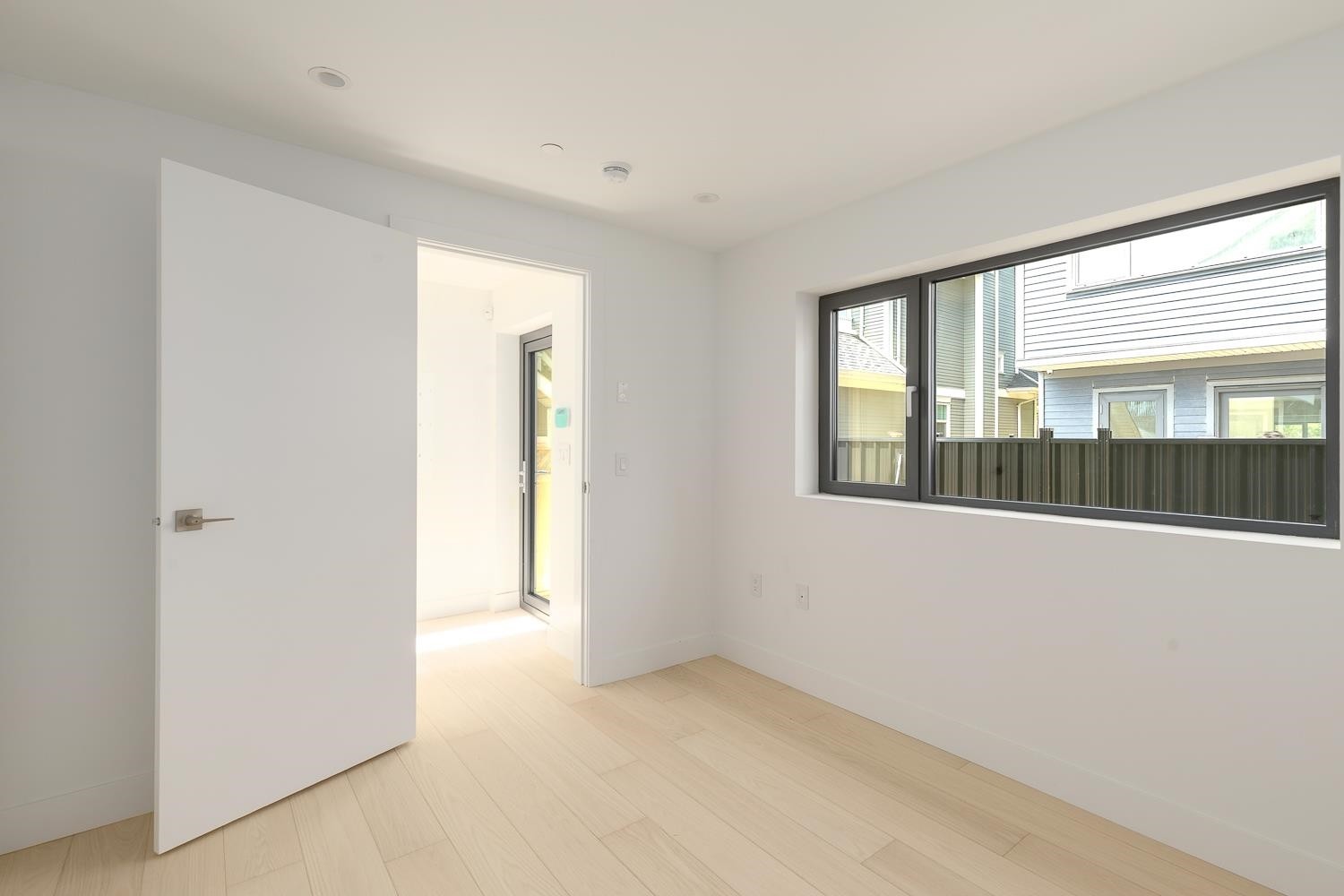 22 14Th Avenue W, Vancouver, BC