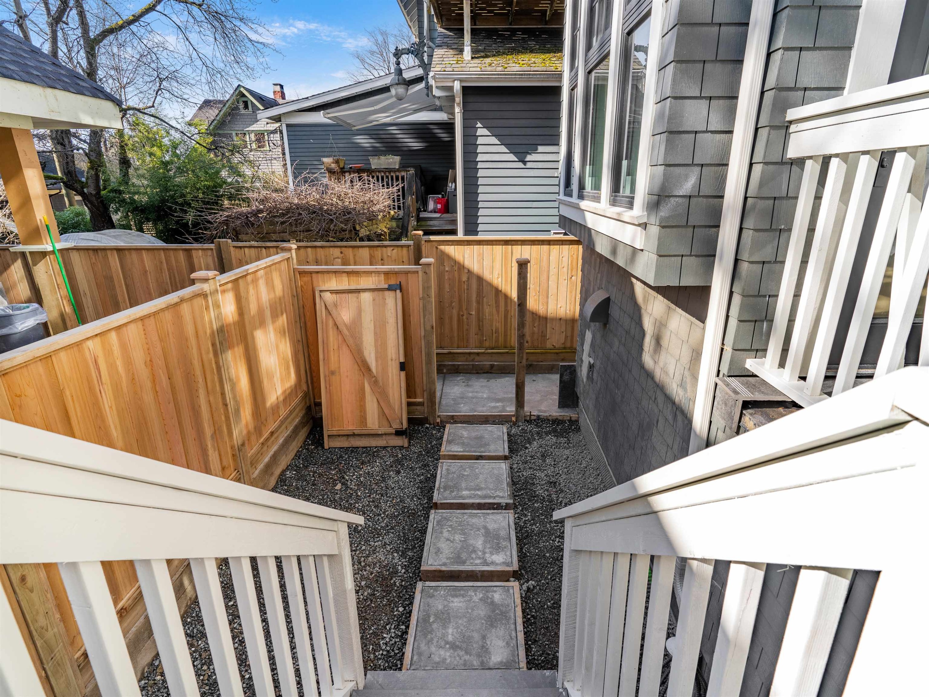 2568 2Nd Avenue W, Vancouver, BC