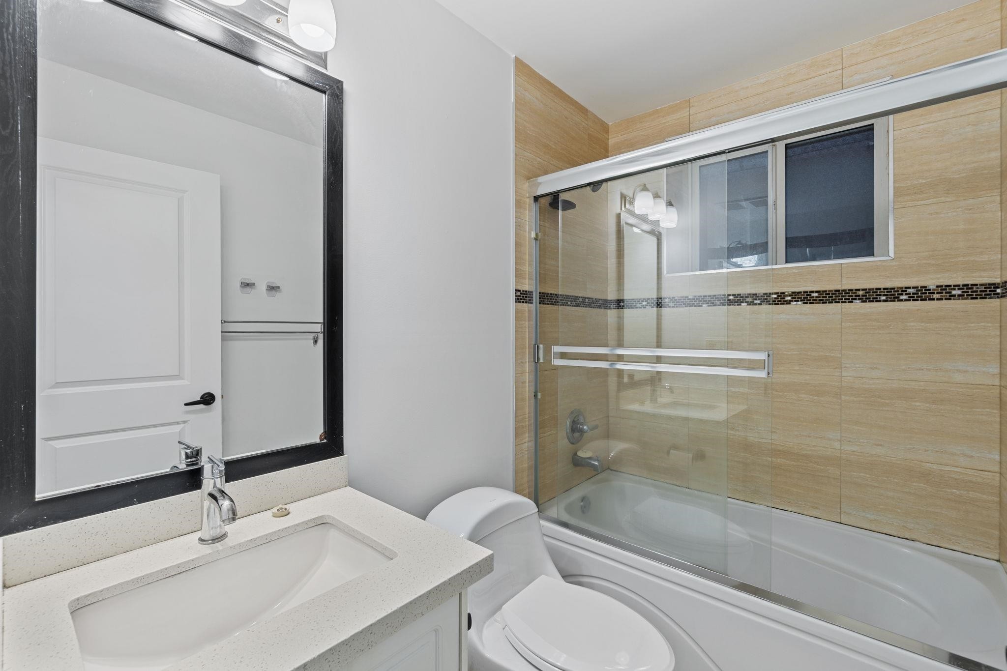 831 King Edward Avenue E, Vancouver, BC