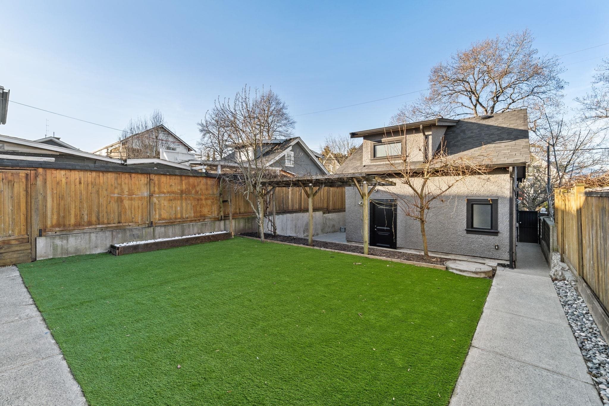 831 King Edward Avenue E, Vancouver, BC