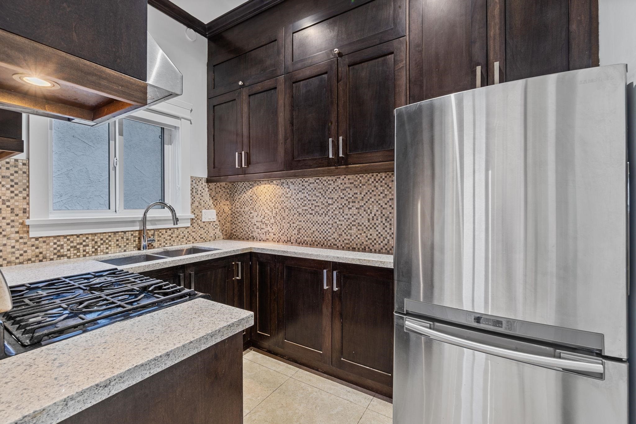 831 King Edward Avenue E, Vancouver, BC