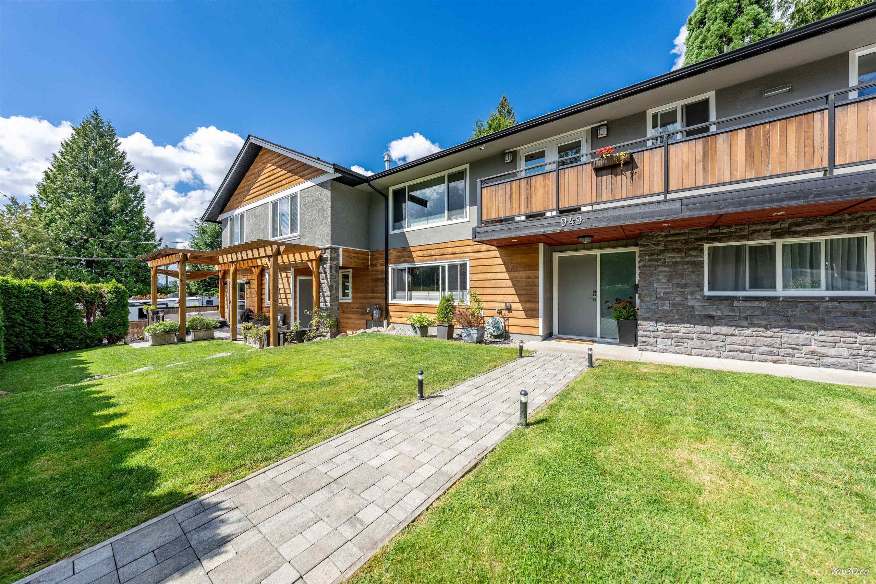 949 Hartford Place, North Vancouver, BC
