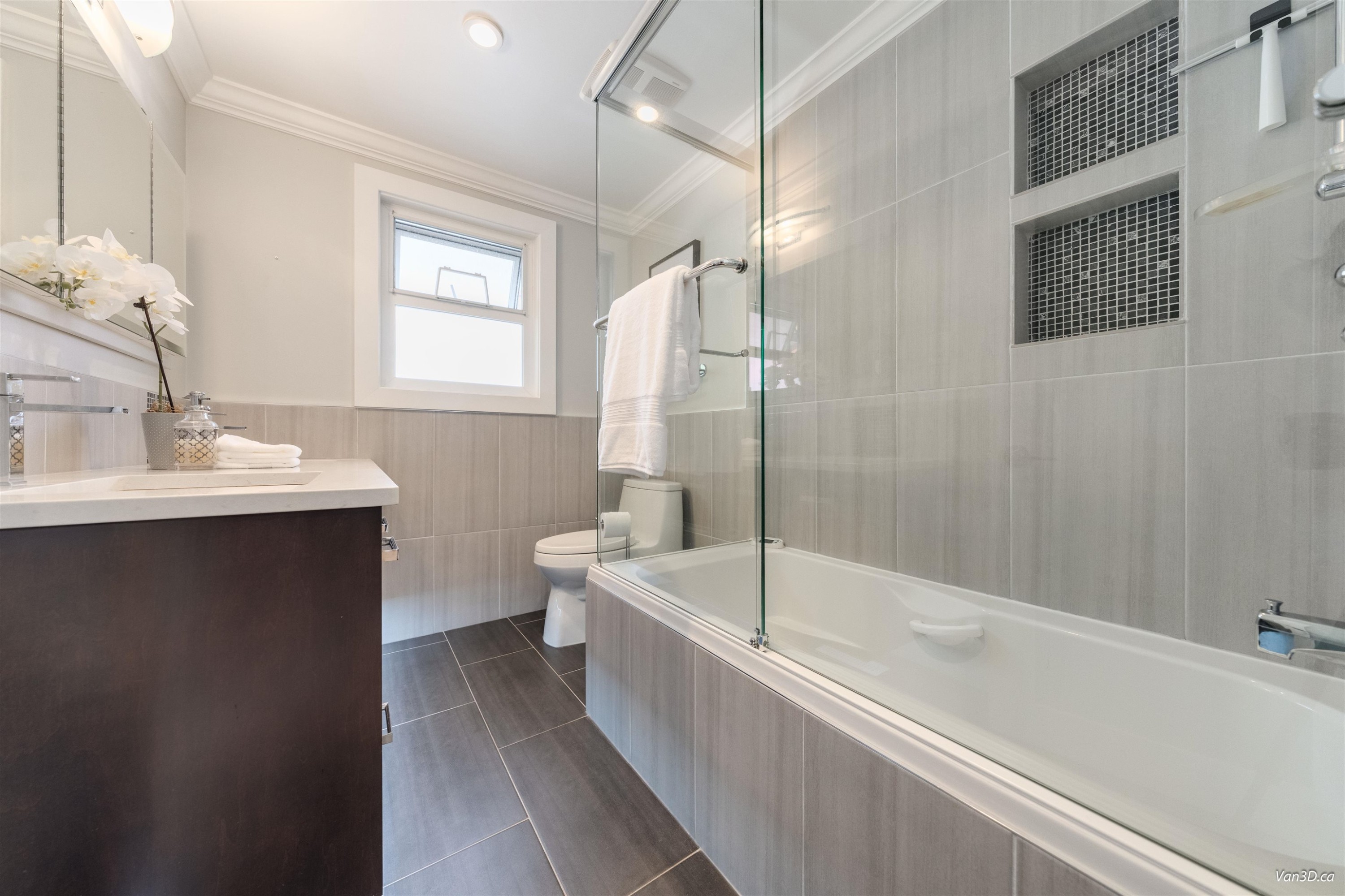 949 Hartford Place, North Vancouver, BC