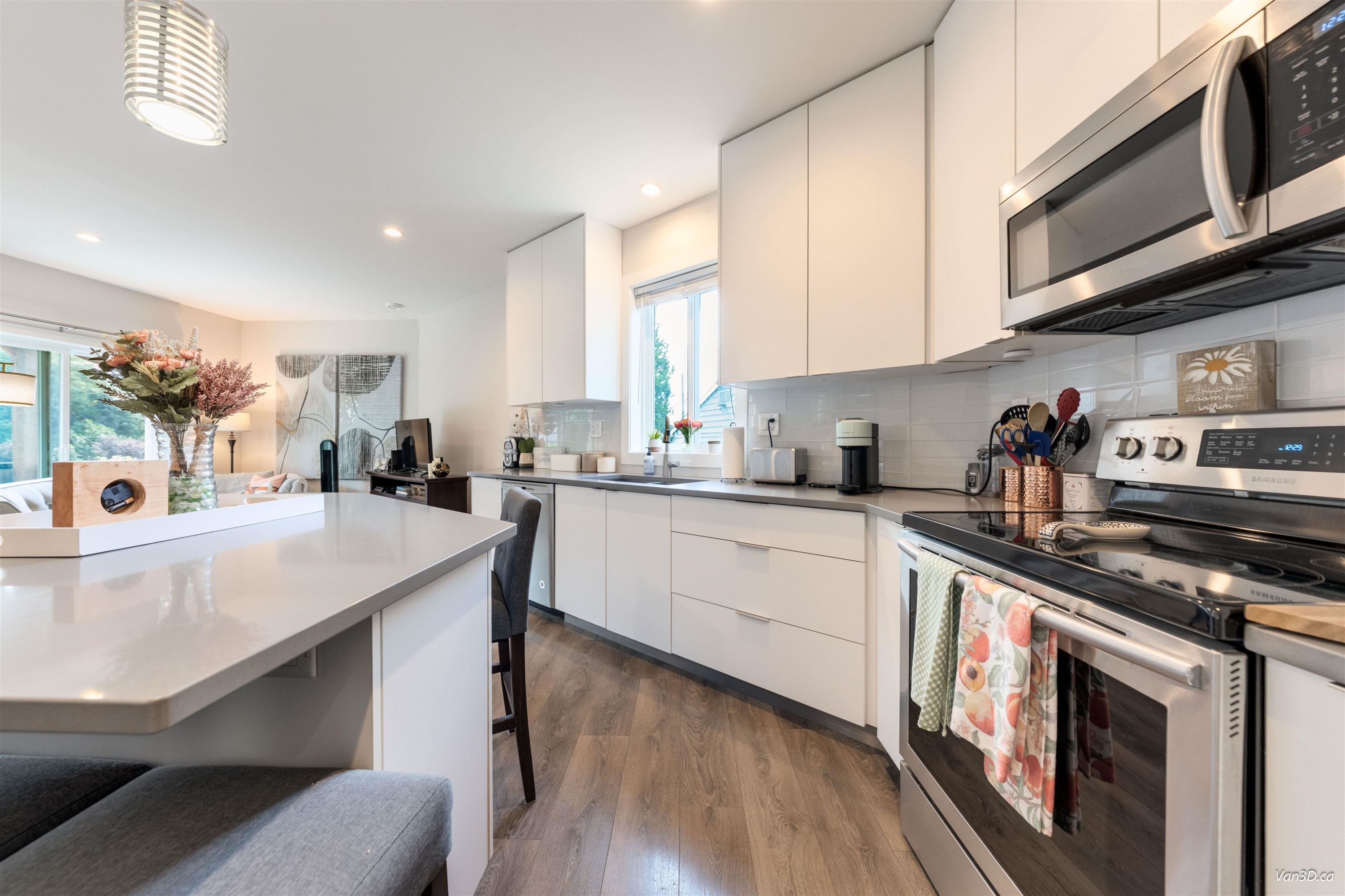 949 Hartford Place, North Vancouver, BC