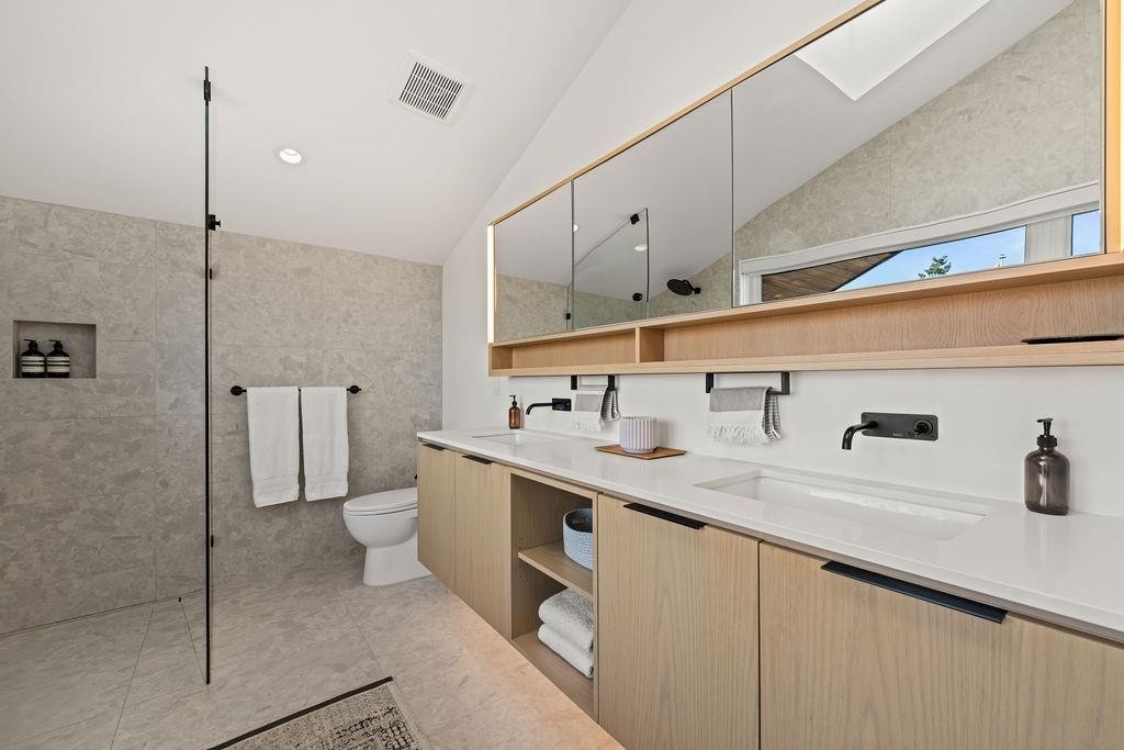 529 17Th Avenue E, Vancouver, BC