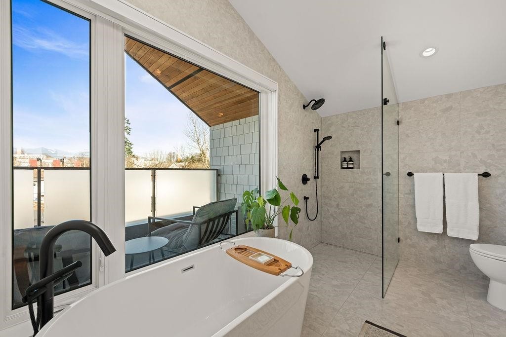 529 17Th Avenue E, Vancouver, BC