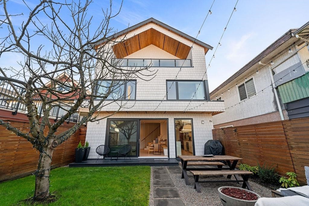 529 17Th Avenue E, Vancouver, BC