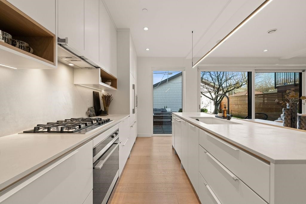 529 17Th Avenue E, Vancouver, BC