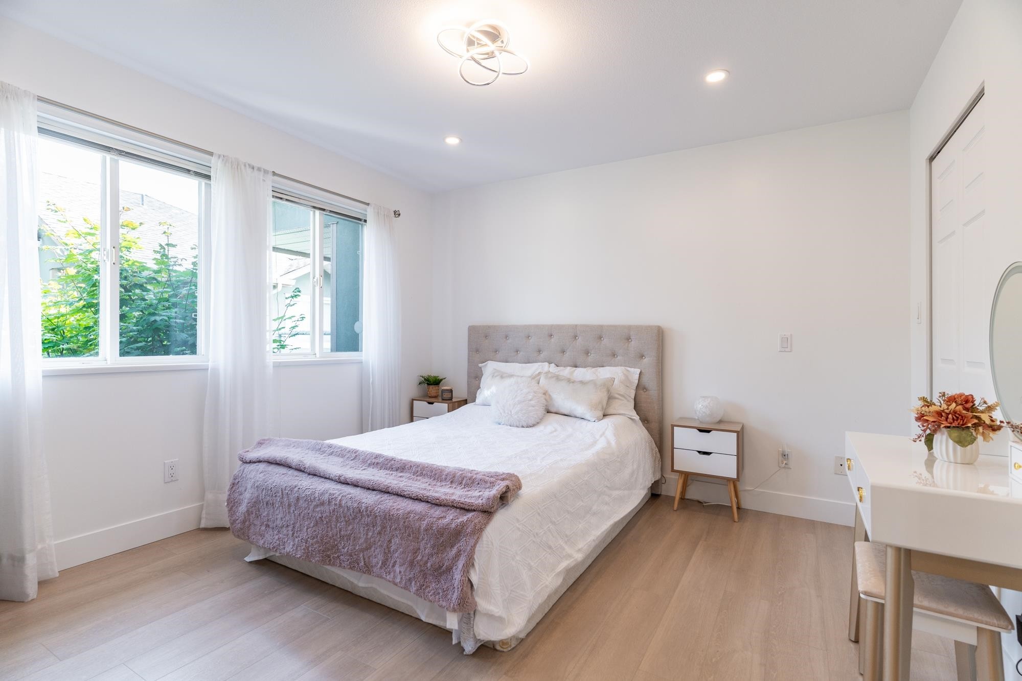 2-1233 16Th Street W, North Vancouver, BC