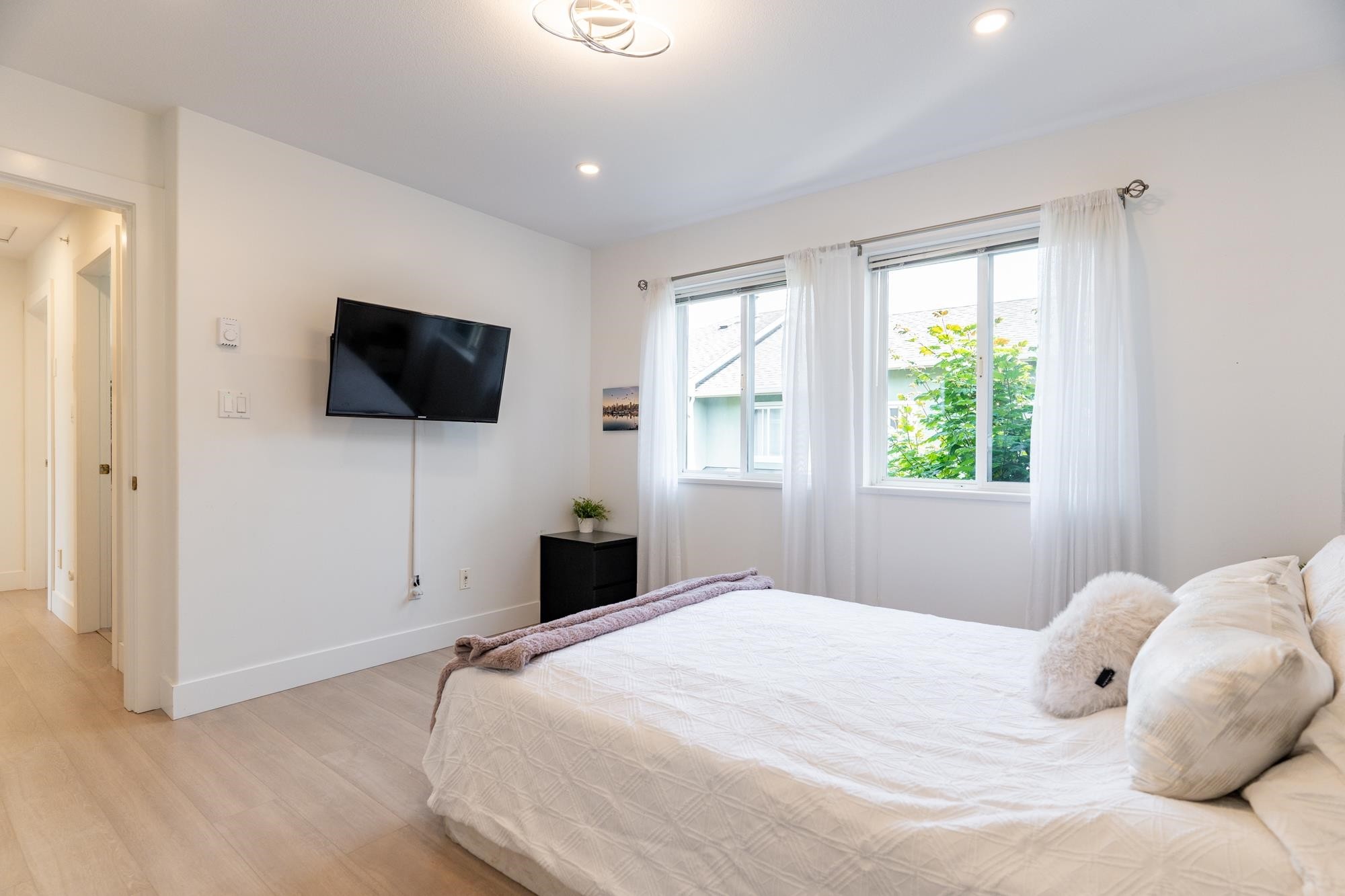 2-1233 16Th Street W, North Vancouver, BC