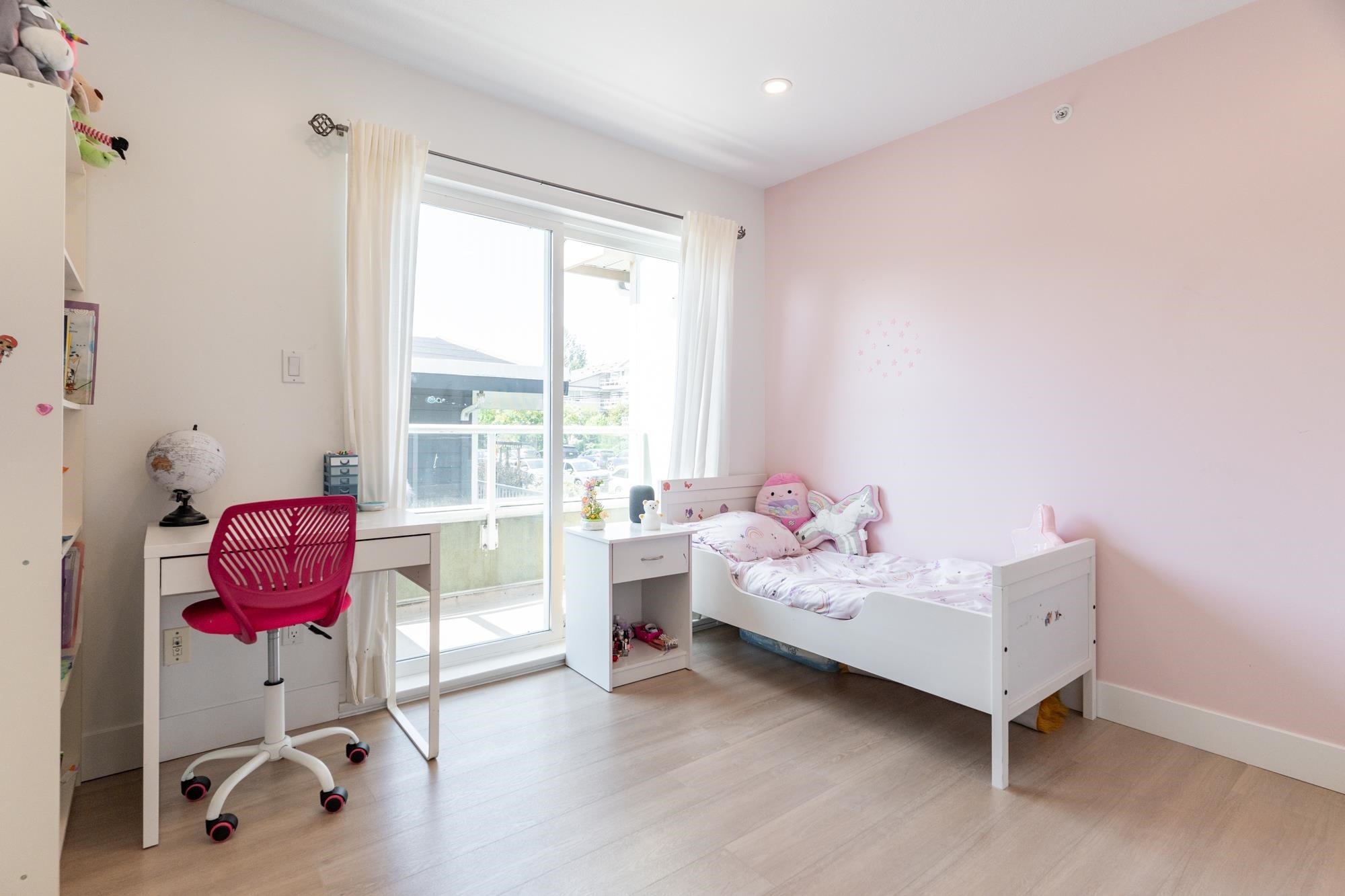 2-1233 16Th Street W, North Vancouver, BC