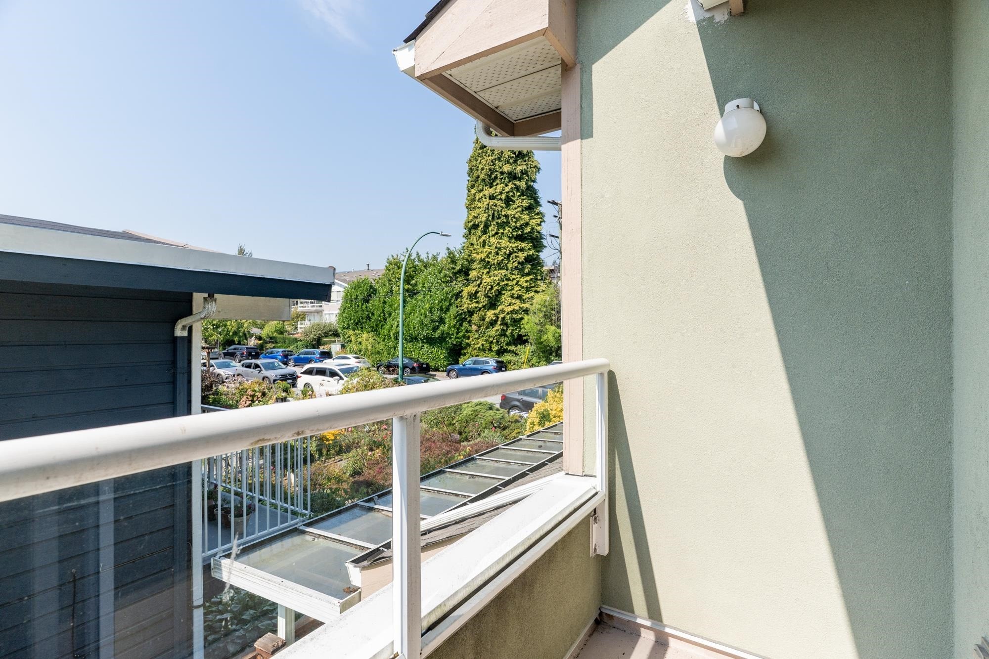 2-1233 16Th Street W, North Vancouver, BC