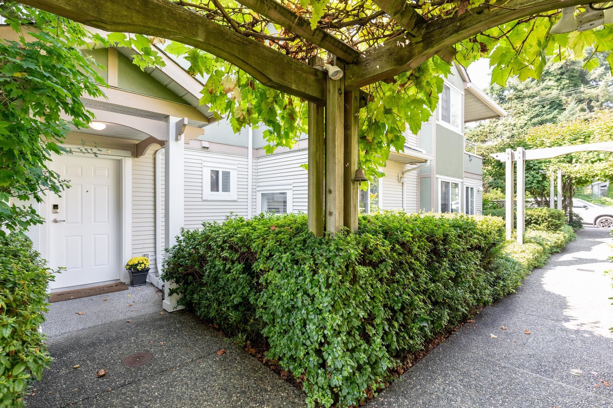 2-1233 16Th Street W, North Vancouver, BC