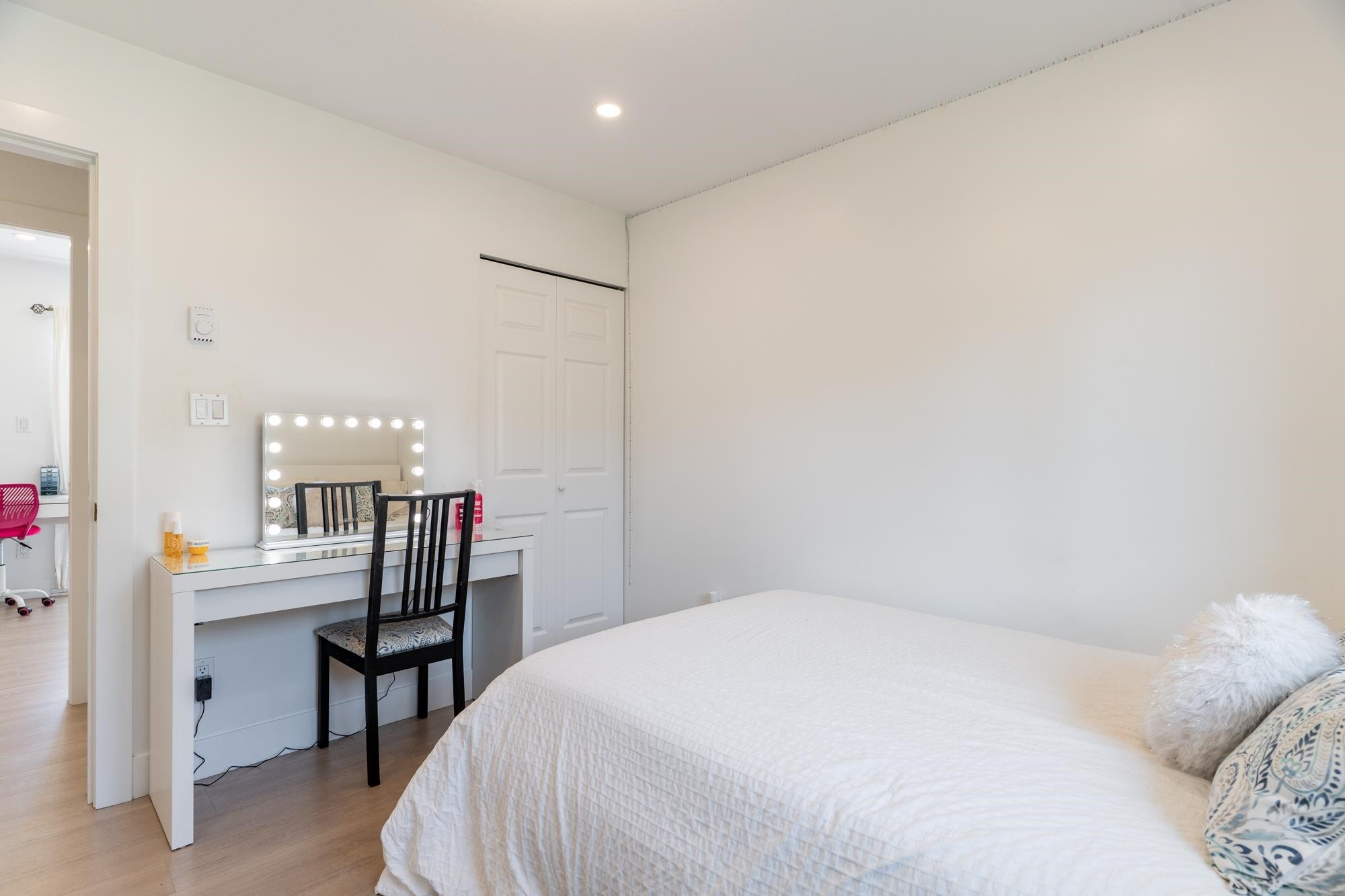 2-1233 16Th Street W, North Vancouver, BC