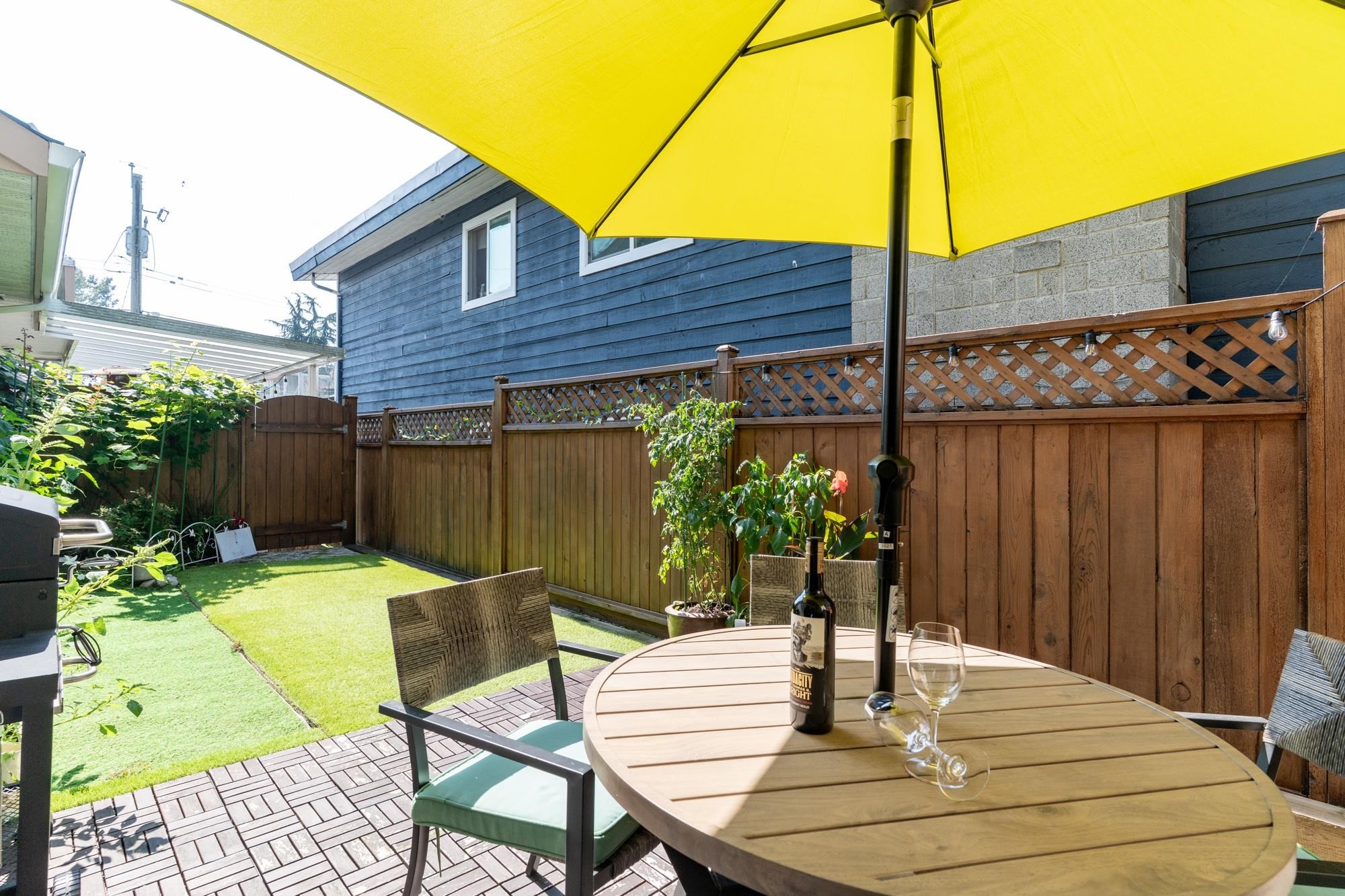 2-1233 16Th Street W, North Vancouver, BC