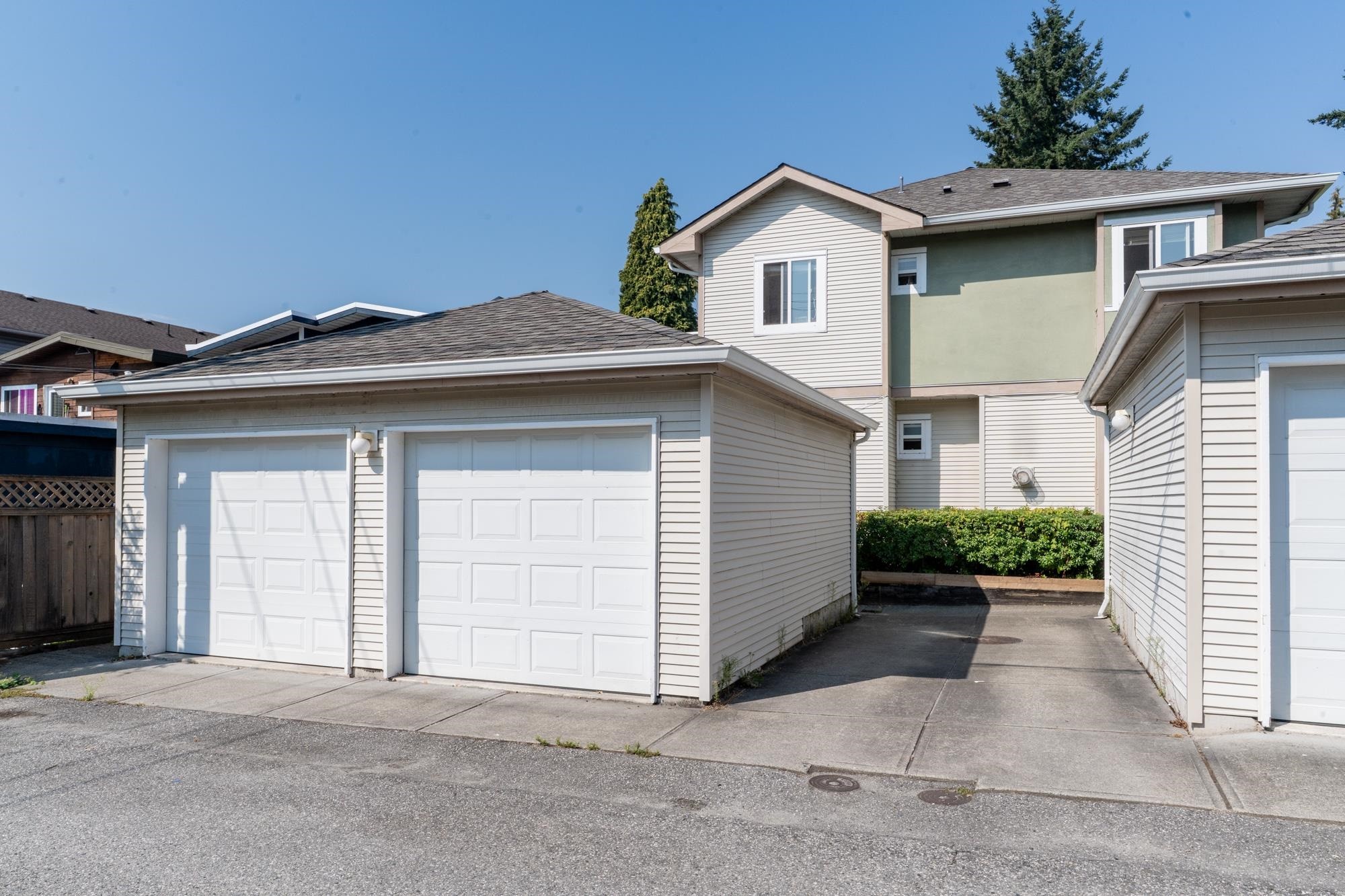 2-1233 16Th Street W, North Vancouver, BC