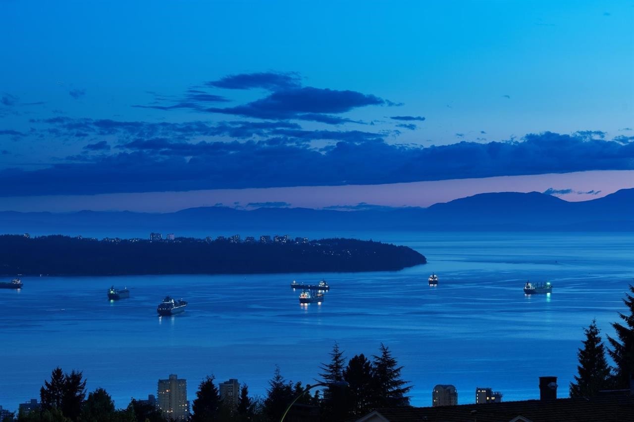 1335 Chartwell Drive, West Vancouver, BC