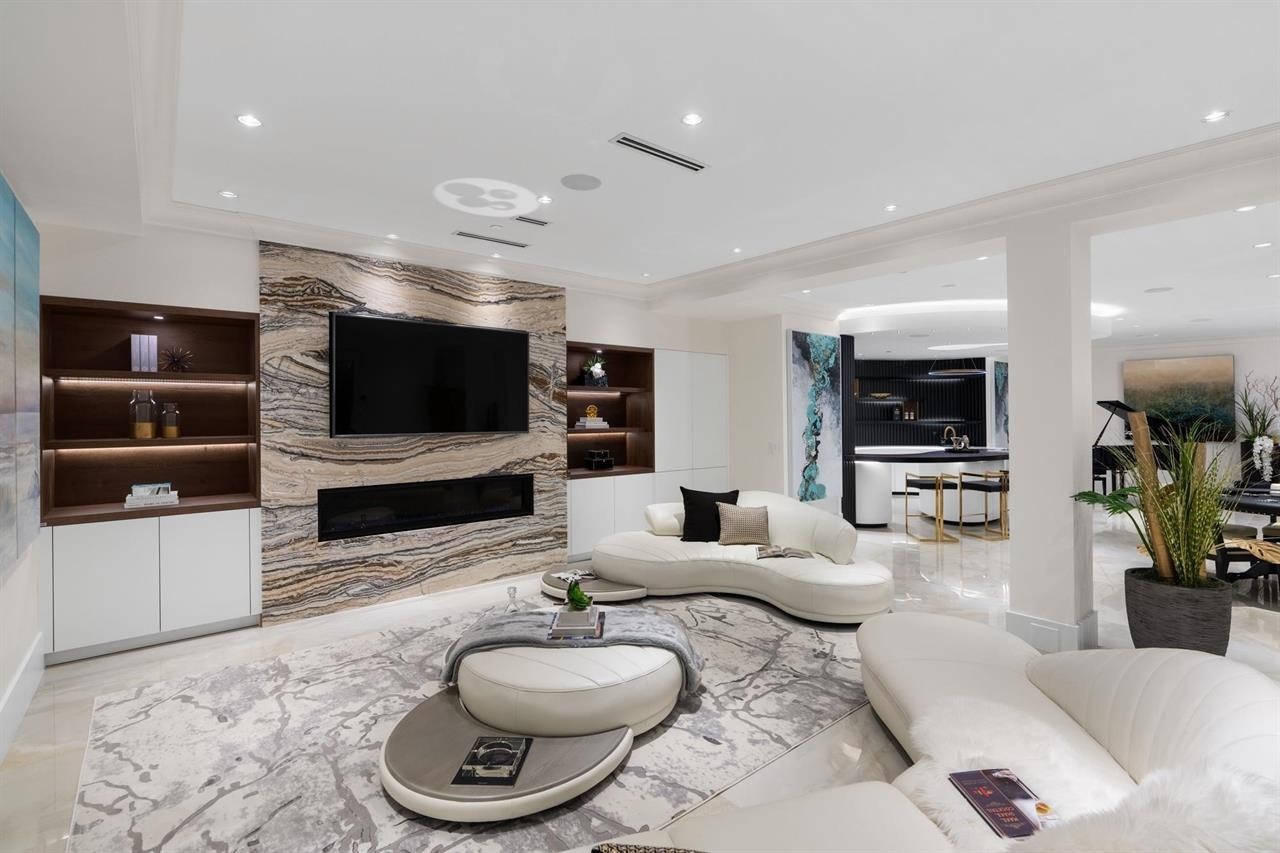 1335 Chartwell Drive, West Vancouver, BC