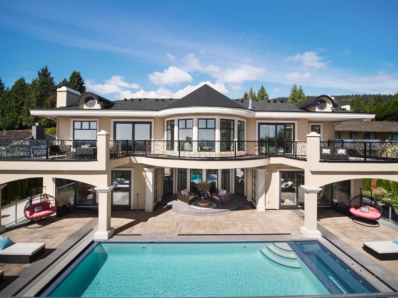 1335 Chartwell Drive, West Vancouver, BC