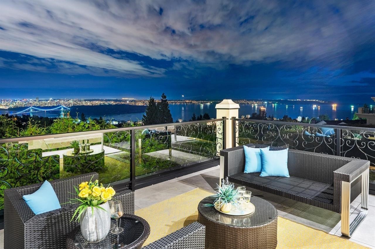 1335 Chartwell Drive, West Vancouver, BC