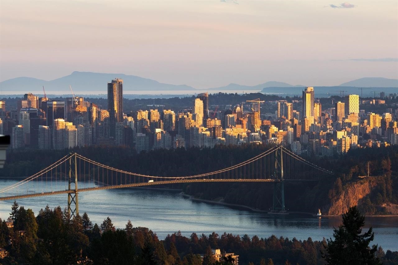 1335 Chartwell Drive, West Vancouver, BC