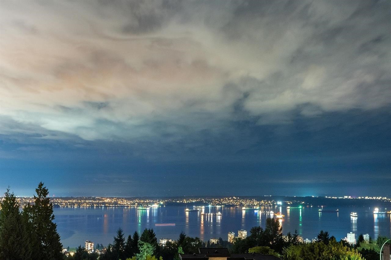 1335 Chartwell Drive, West Vancouver, BC