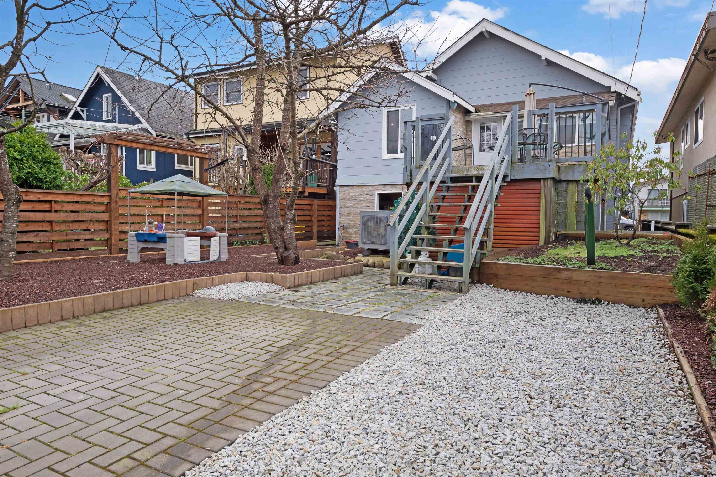 2675 Dundas Street, Vancouver, BC