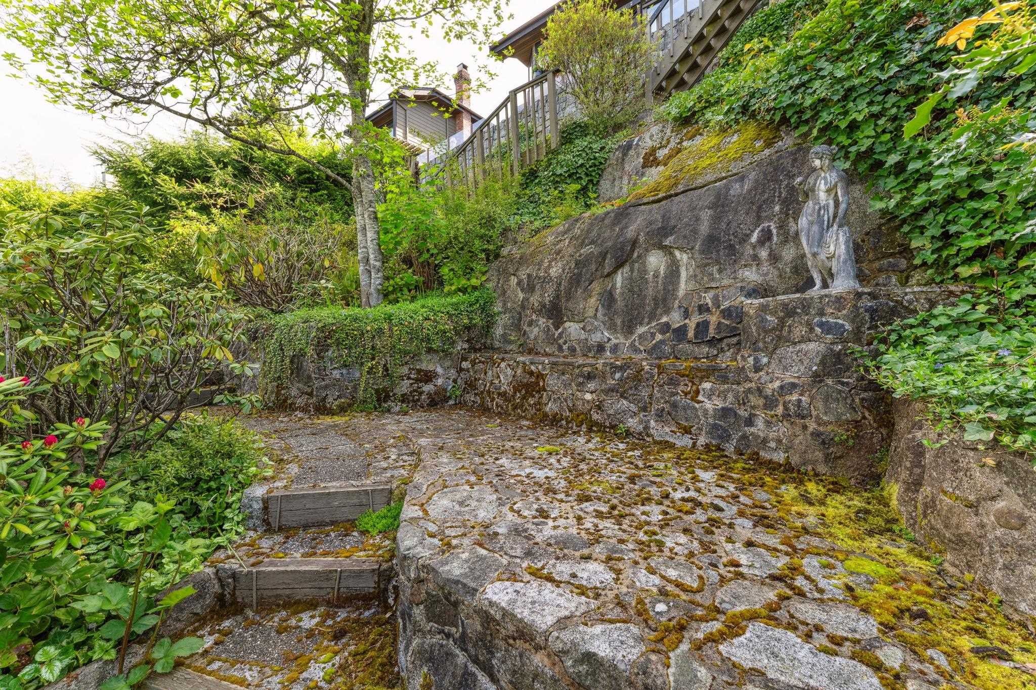 5207 Aspen Drive, West Vancouver, BC