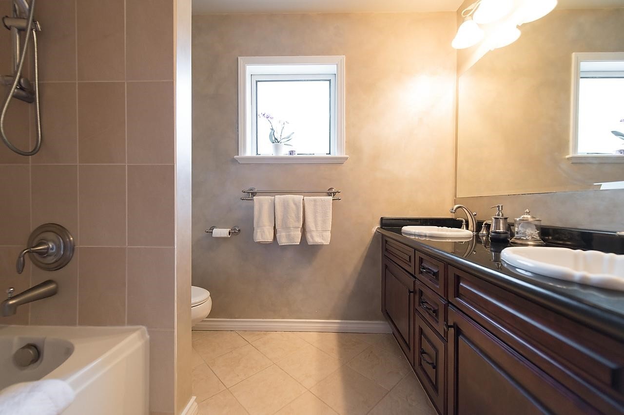 3056 11Th Avenue W, Vancouver, BC