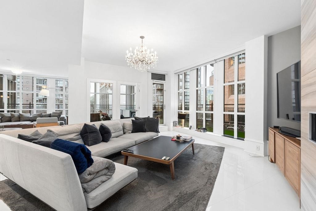 Ph2-1102 Hornby Street, Vancouver, BC