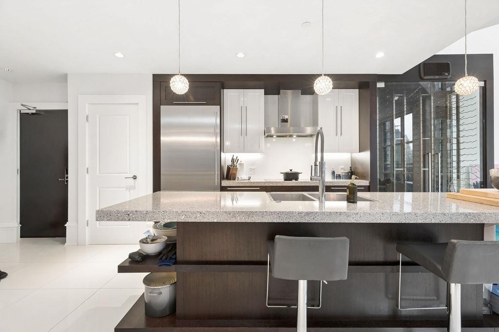 Ph2-1102 Hornby Street, Vancouver, BC