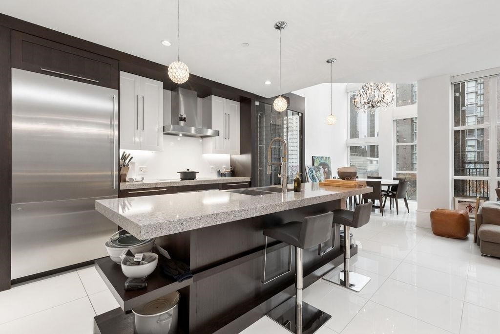 Ph2-1102 Hornby Street, Vancouver, BC