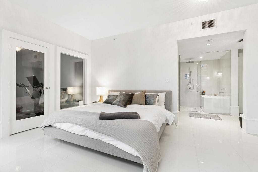 Ph2-1102 Hornby Street, Vancouver, BC