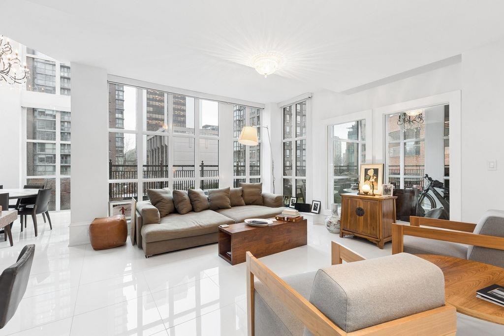 Ph2-1102 Hornby Street, Vancouver, BC