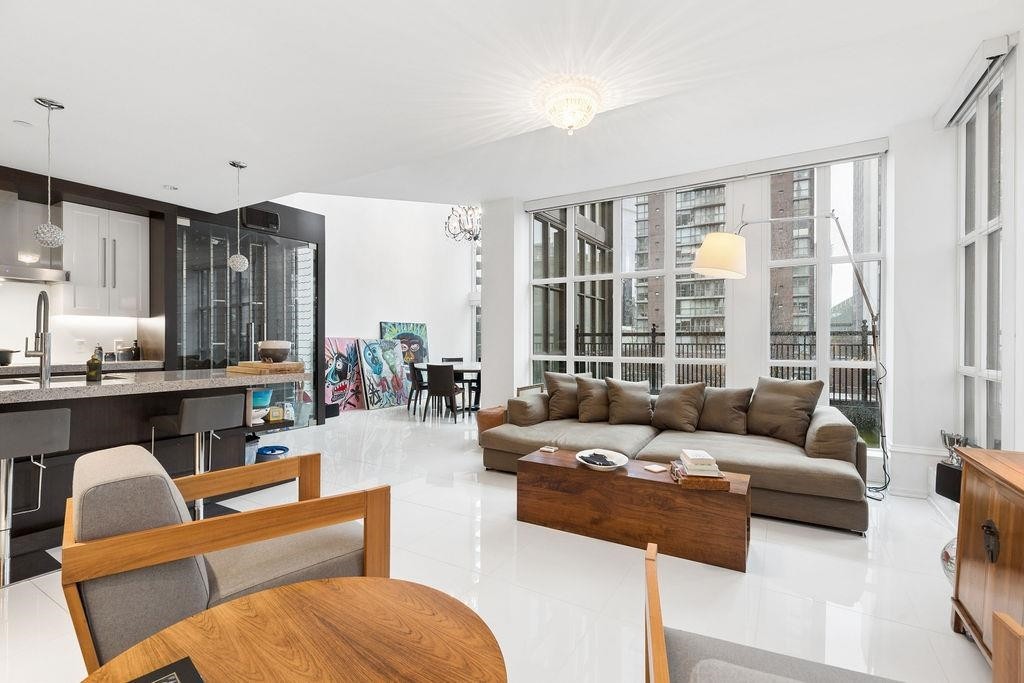 Ph2-1102 Hornby Street, Vancouver, BC