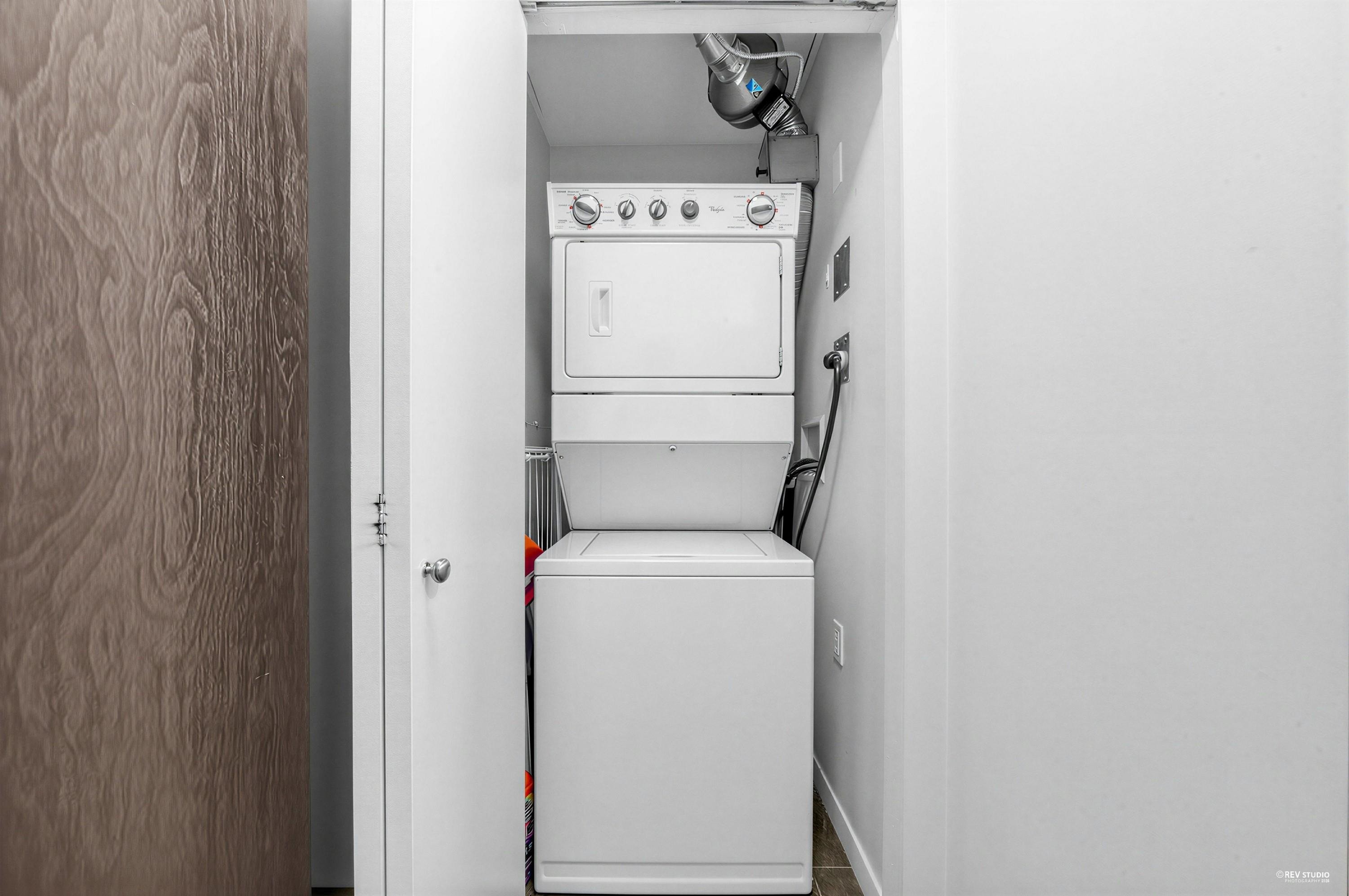 2005-2133 Douglas Road, Burnaby, BC