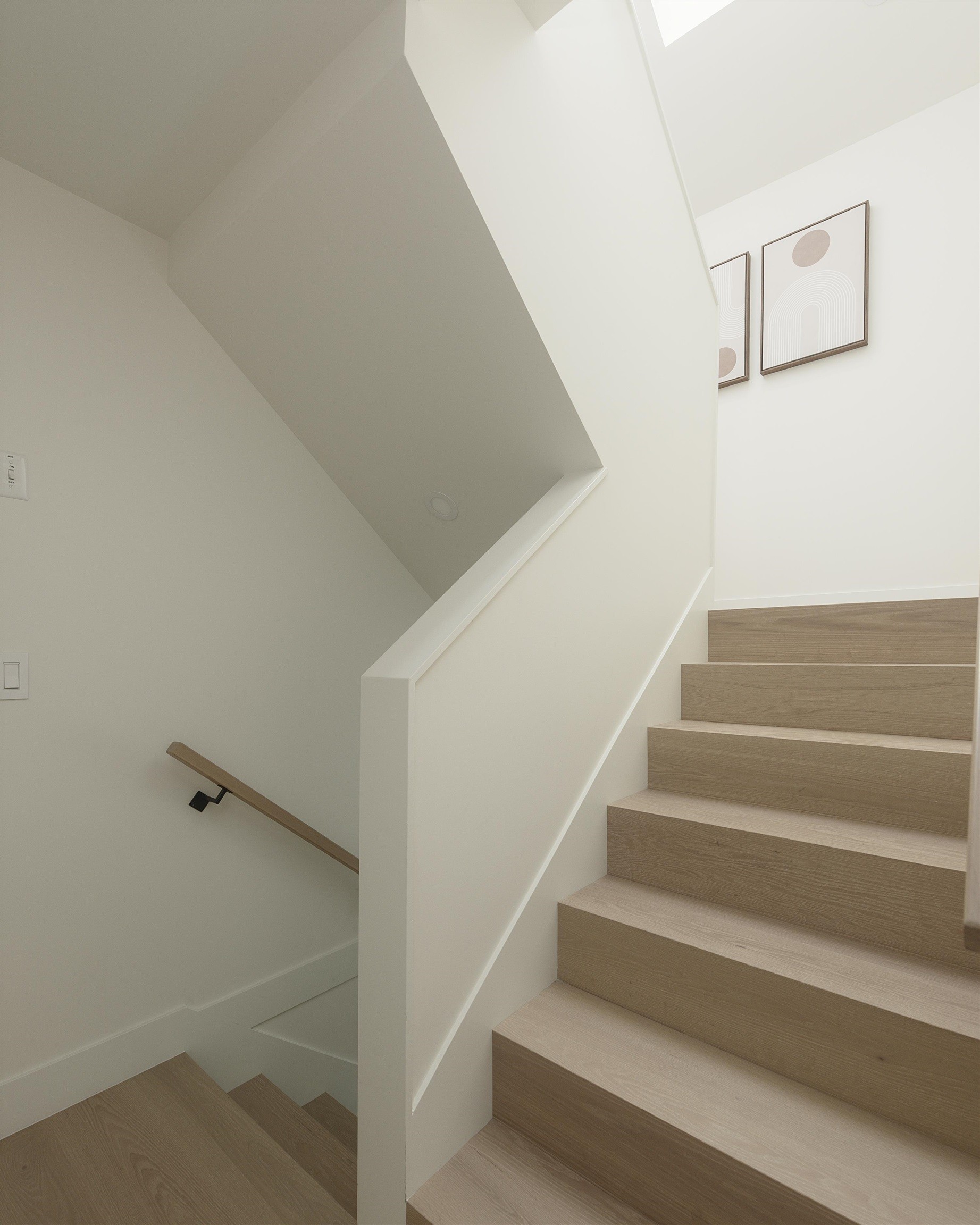 1-735 10Th Avenue E, Vancouver, BC