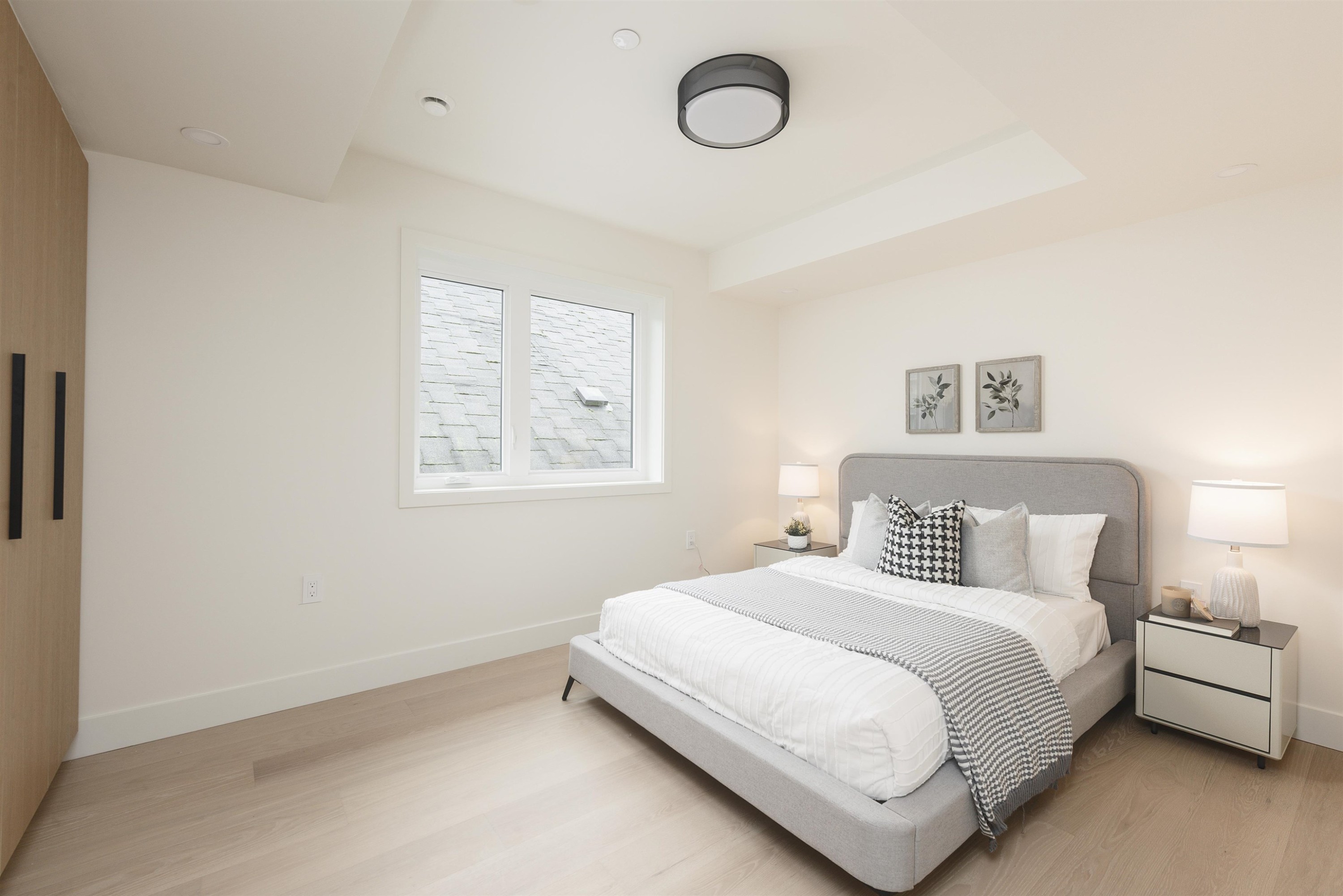 1-735 10Th Avenue E, Vancouver, BC