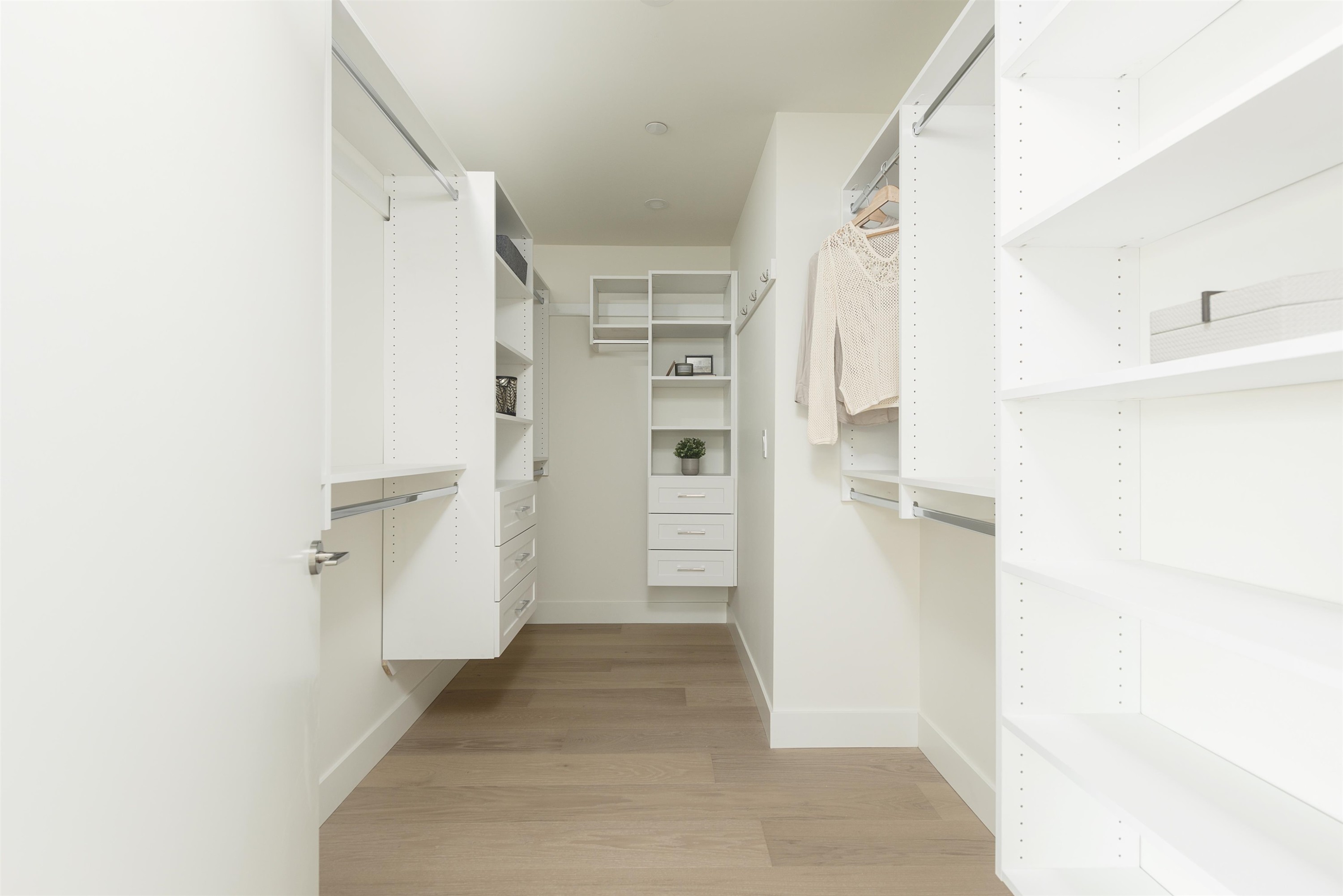 1-735 10Th Avenue E, Vancouver, BC