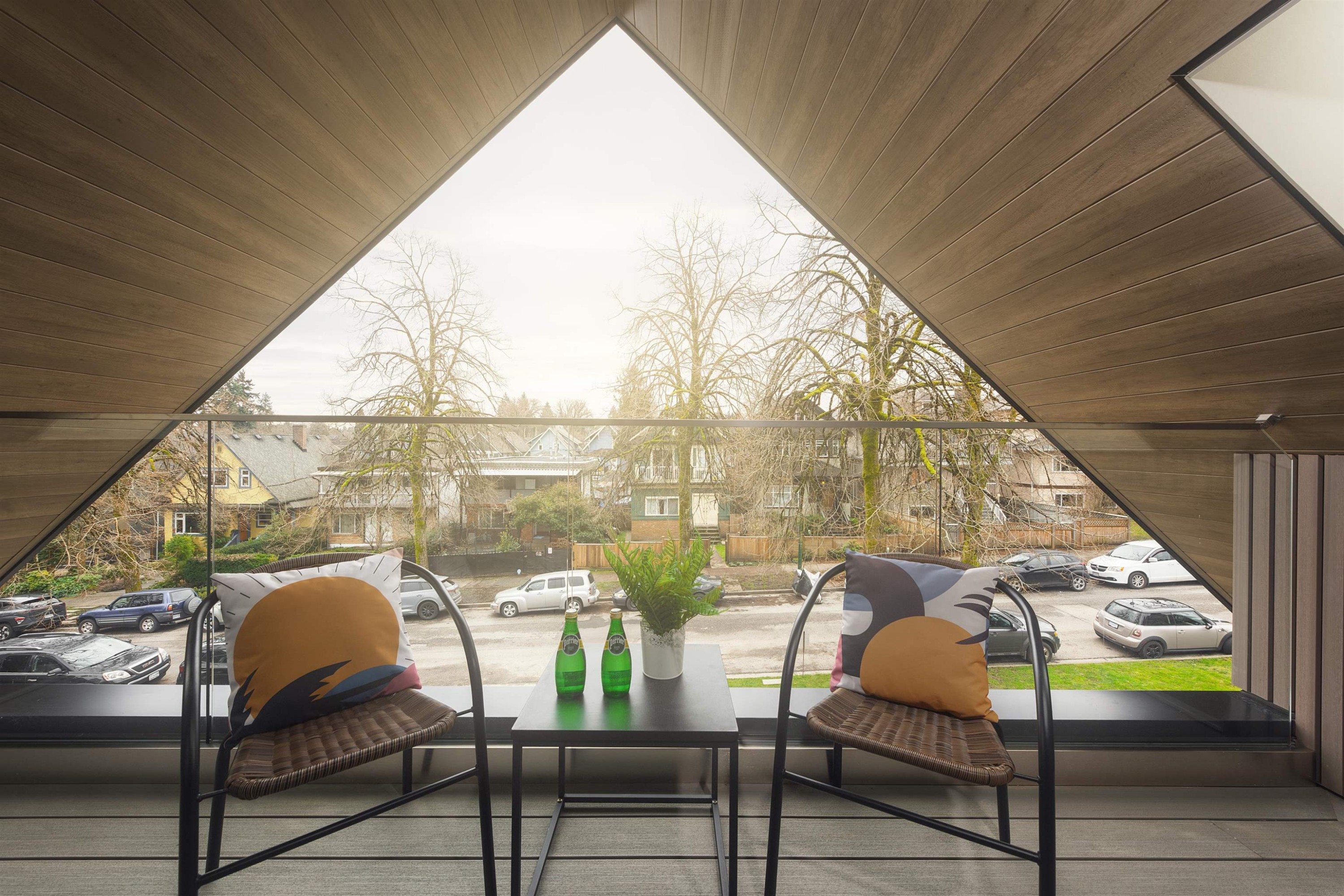 1-735 10Th Avenue E, Vancouver, BC