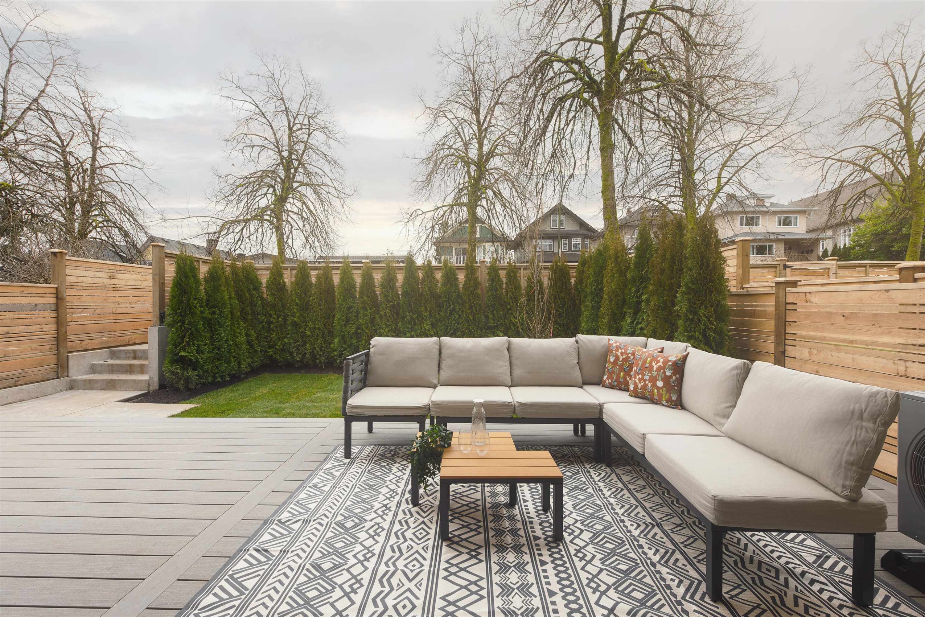 1-735 10Th Avenue E, Vancouver, BC