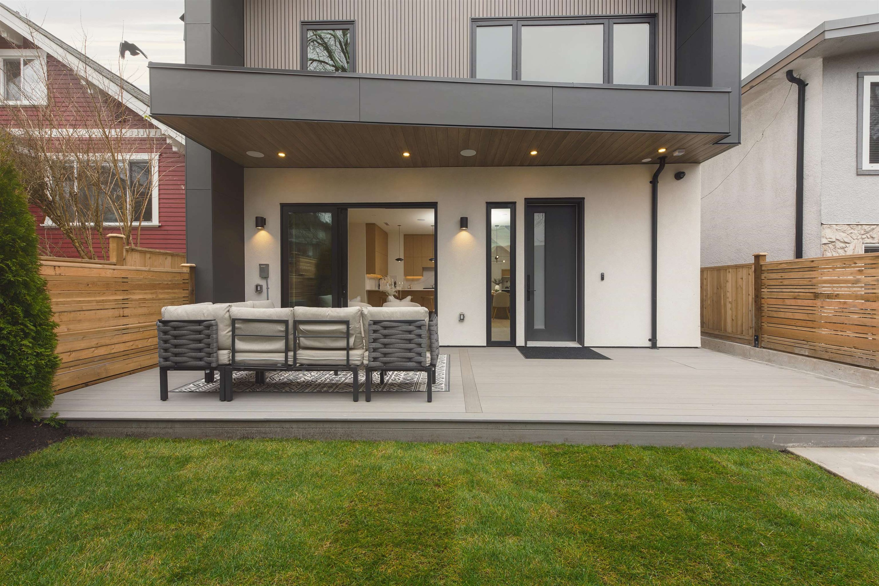 1-735 10Th Avenue E, Vancouver, BC