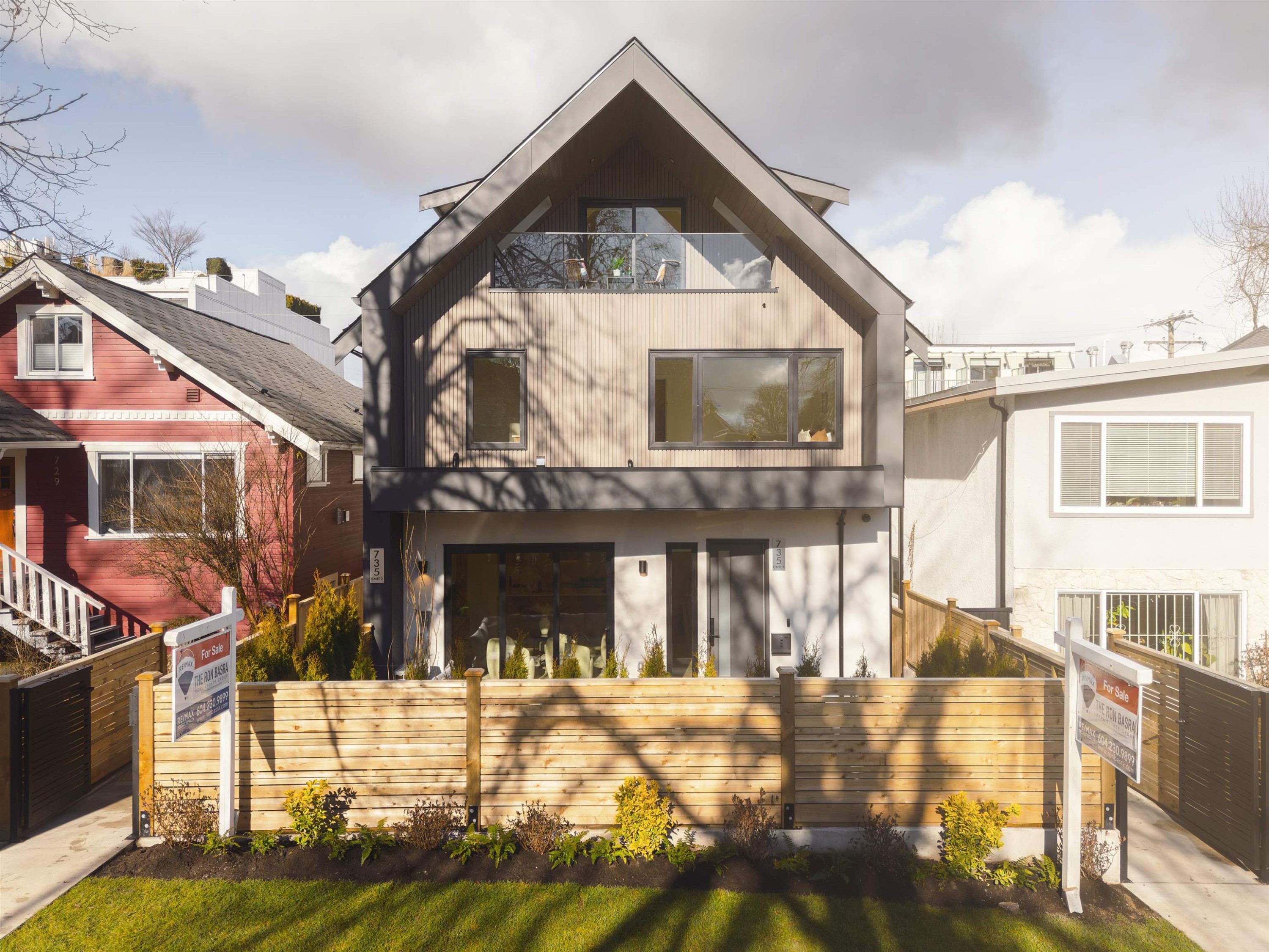 1-735 10Th Avenue E, Vancouver, BC