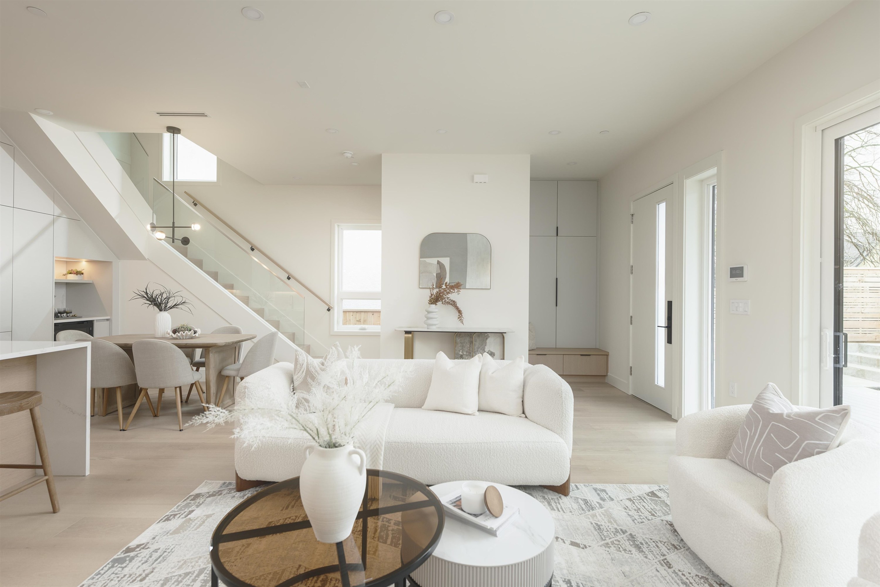 1-735 10Th Avenue E, Vancouver, BC