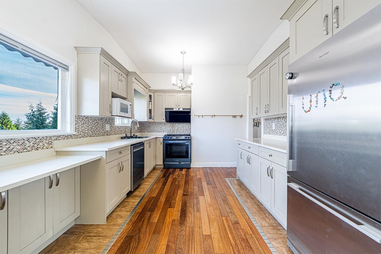 520 Ballantree Place, West Vancouver, BC