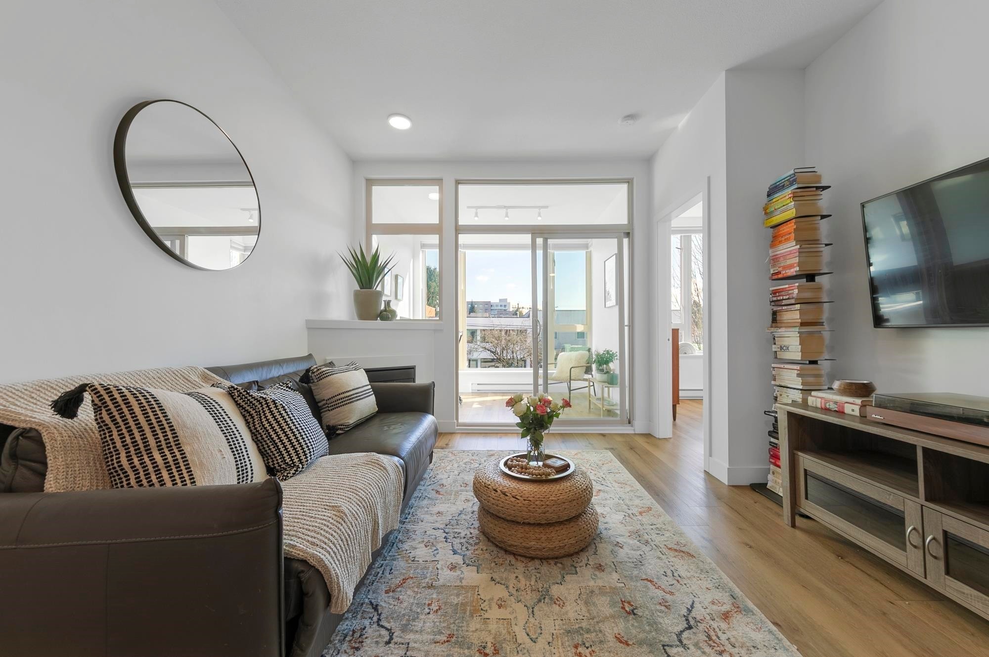 206-688 17Th Avenue E, Vancouver, BC