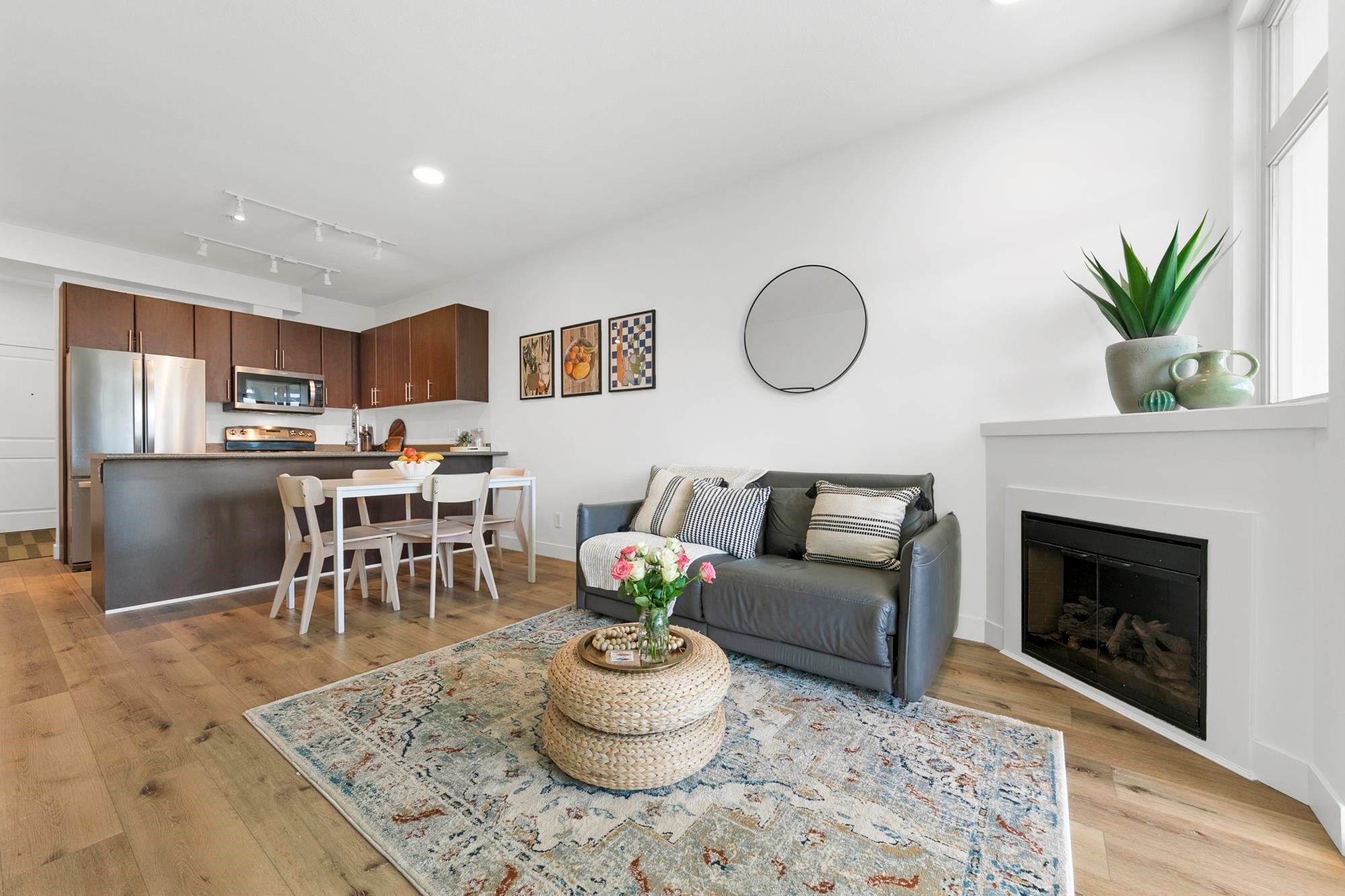 206-688 17Th Avenue E, Vancouver, BC