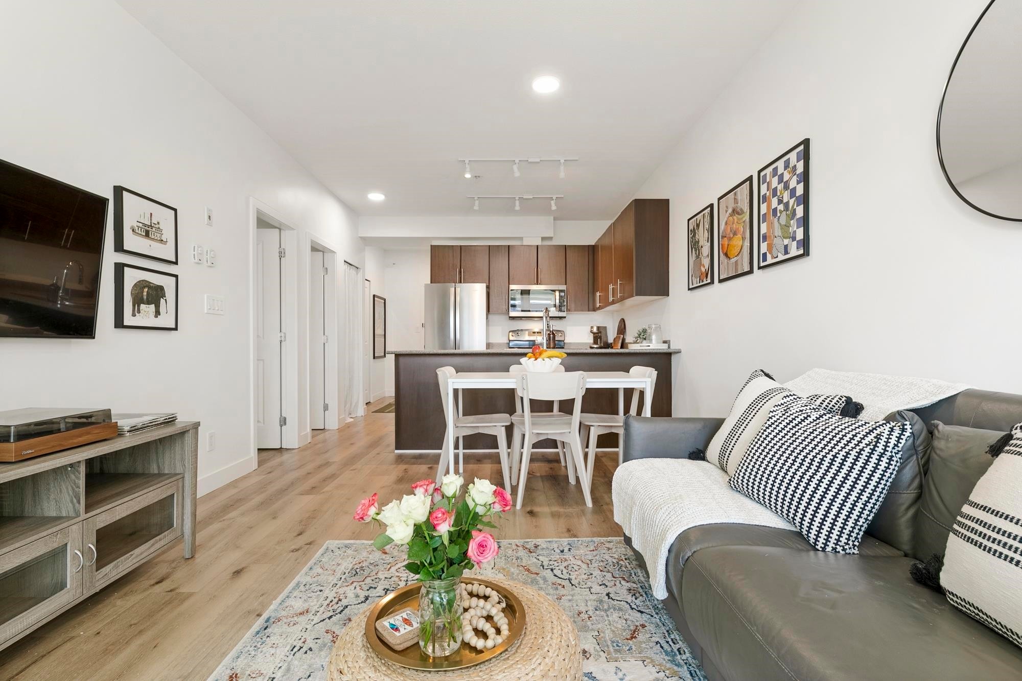 206-688 17Th Avenue E, Vancouver, BC