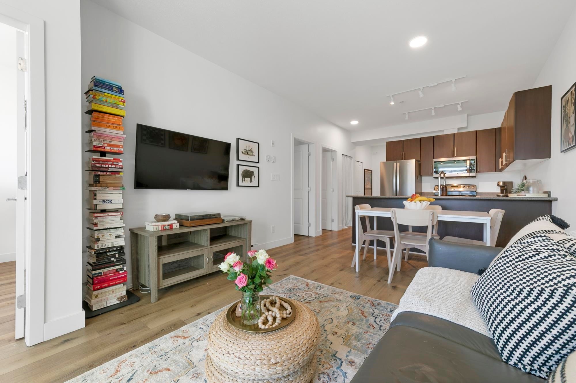 206-688 17Th Avenue E, Vancouver, BC